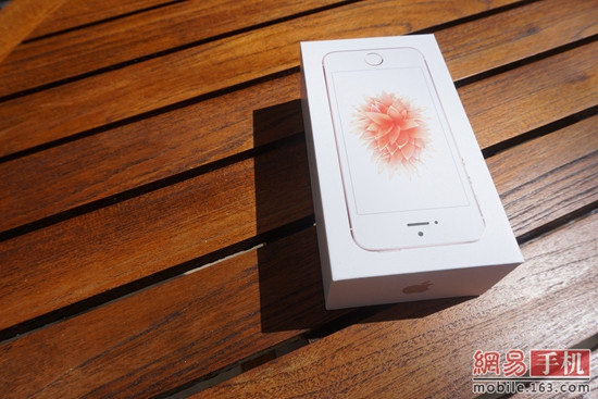 iPhone SE對比iPhone5s/iPhone6s評測 蘋果最便宜手機如何?