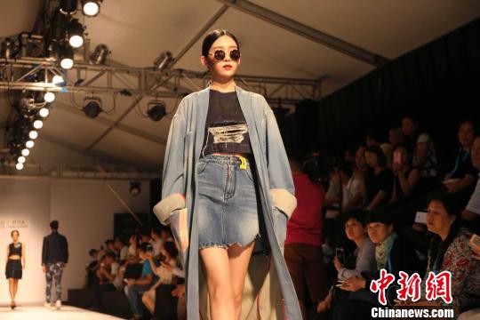 ���ԕr�b�l�����F�� �̾��� �z