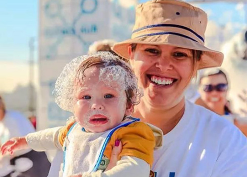 ����O(sh��)Ӌ(j��)��Ҳ��ֿ��]�ˊʘ�Ԫ�أ�׌�������܉��г�ֵ��昷�C(j��)�����F(xi��n)����22����ͬ�ɫ�Ĵ�����ĭ�C(j��)��4�����ͽM�����ݙC(j��)���������N��ʽ�����ݣ����߀�Ą�ͳ���(d��o)�����Cosplay�b�煢�c���F(xi��n)��߀�о��ʵ����_���ӱ��ݻ�ӣ�����500���@ϲ�󪄵�����ҡ�߀����������վ����(chu��ng)����Ƭ���ȵ��S���Ċʘ���(n��i)�ݡ�