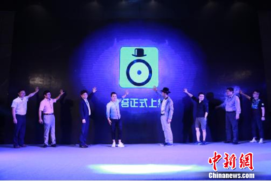 ����̦���l���F��