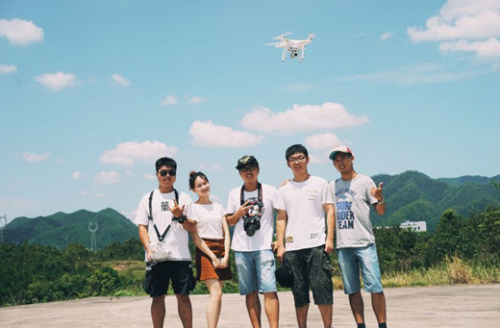 VR“遇見中國”影像參賽團(tuán)隊拍攝黃山